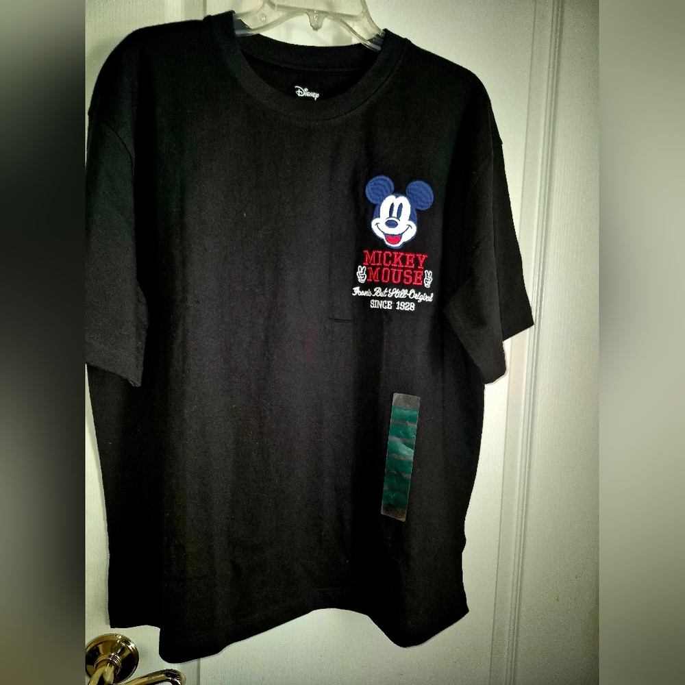 Black Short-Sleeve Tee with 3D Embroidered Mickey